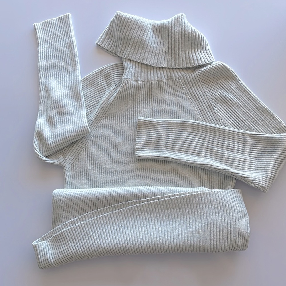 French Connection sweater dress 🤍Beautiful, flawless, soft!